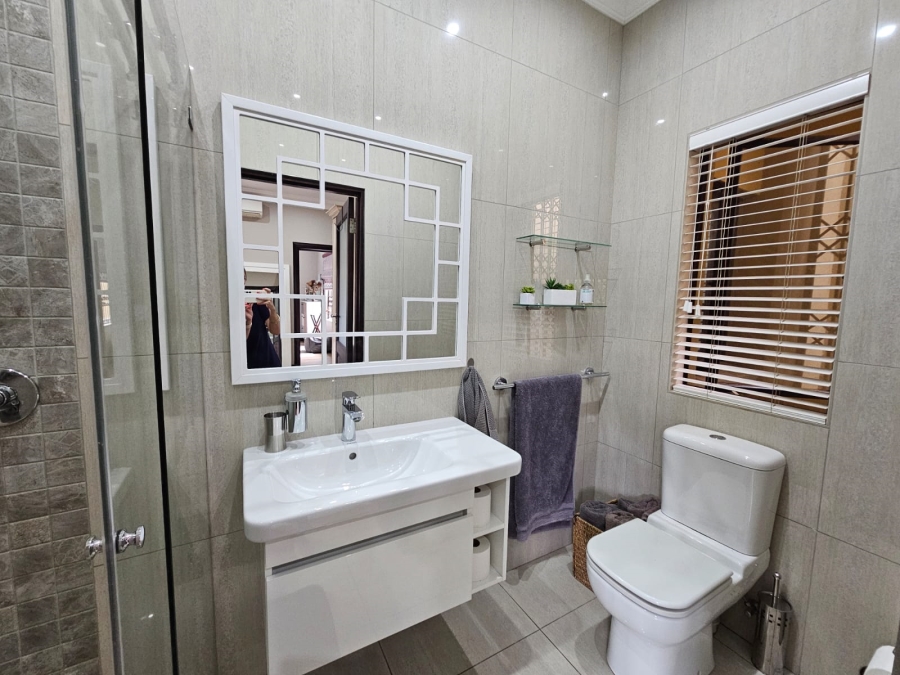 5 Bedroom Property for Sale in Jim Fouchepark Free State